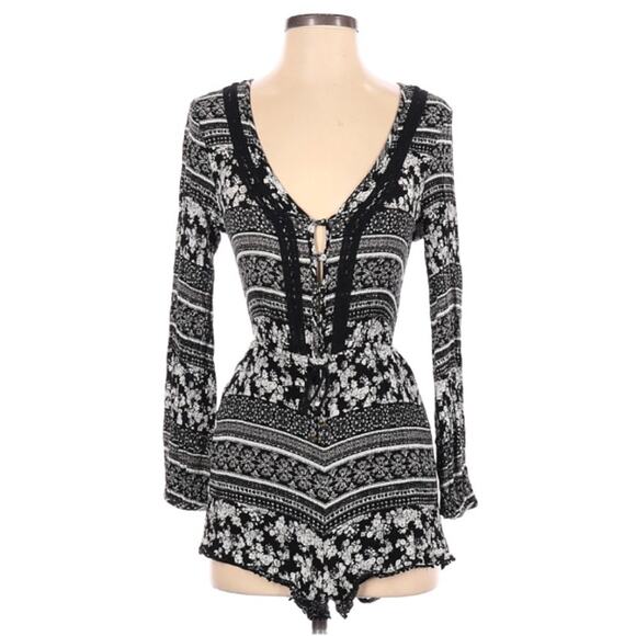 House Of Harlow 1960 XS Romper - Picture 2 of 5